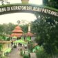 Gerbang Keraton Selacau Petrakusuma