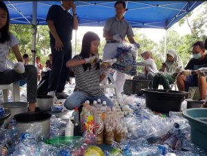 Sinar Mas Land berkolaborasi dengan Yayasan Buddha Tzu Chi menggelar pelatihan pemilahan sampah kepada warga Klaster Victoria BSD City.