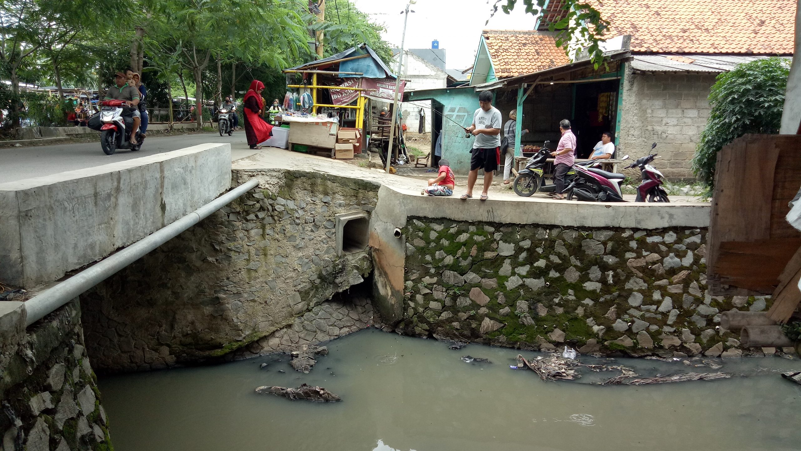 Curah Hujan Tinggi, Warga Dongkal Cipondoh Indah Berharap Wilayahnya Tak Banjir