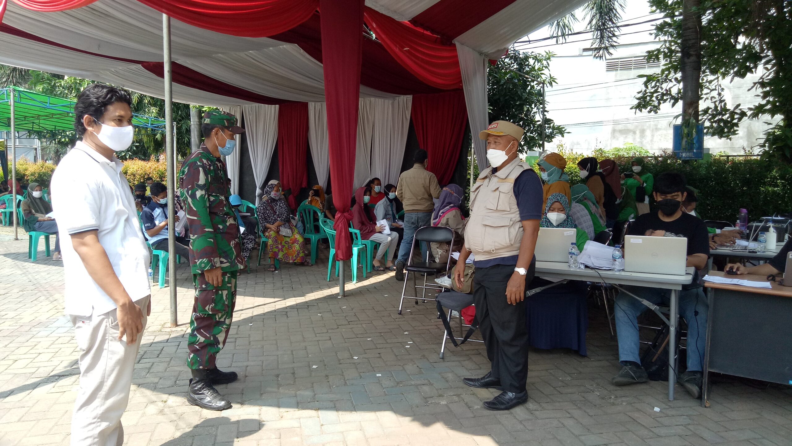 Usai Divaksin Warga Kelurahan Neroktog Berharap Dapat Bantuan