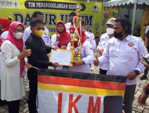 Bantu Warga Isoman, Satgas Golkar Peduli dan IKM Gelar Lomba Masak