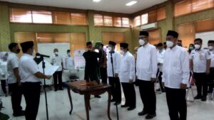 Walikota Tangerang Arief R. Wismansyah melantik pengurus Baznas periode 2022-2027.(ist)