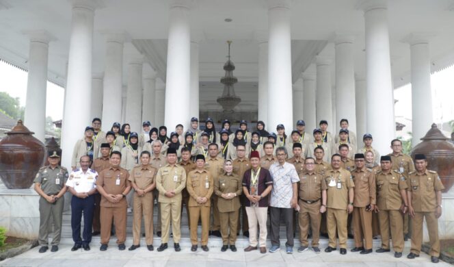 
					Foto bersama jajaran Pemkab Serang dengan mahasiwa Universitas Gadjah Mada.(ist)