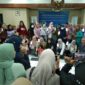 Ratusan Nasabah PNM Mekaar Cabang Cengkareng 1 Sampai 4 Diajarkan Membuat NIB
