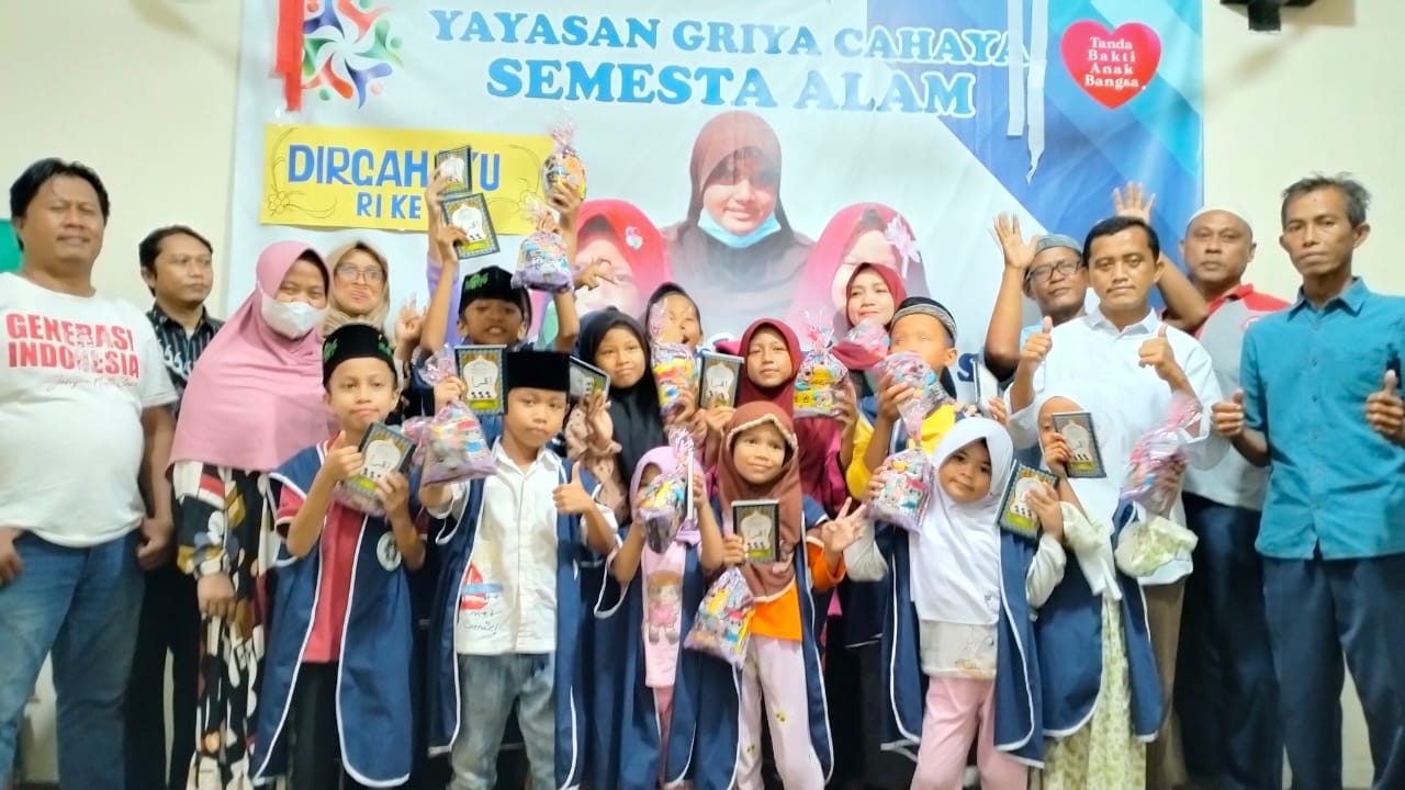 Meriahnya Peringatan Malam Kemerdekaan di YGCSA Cipondoh