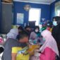 Kaum Ibu di Lingkungan RW 08 Kelurahan Gaga Antusias Bawa Balita untuk Diimunisasi di Posyandu Anggrek