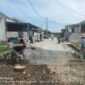 Pemasangan Pavingblock di Jalan Blok A Tuntas, Pekerja Lanjut Pasang Decker Perumahan Syariah Sangiang Islamic Village