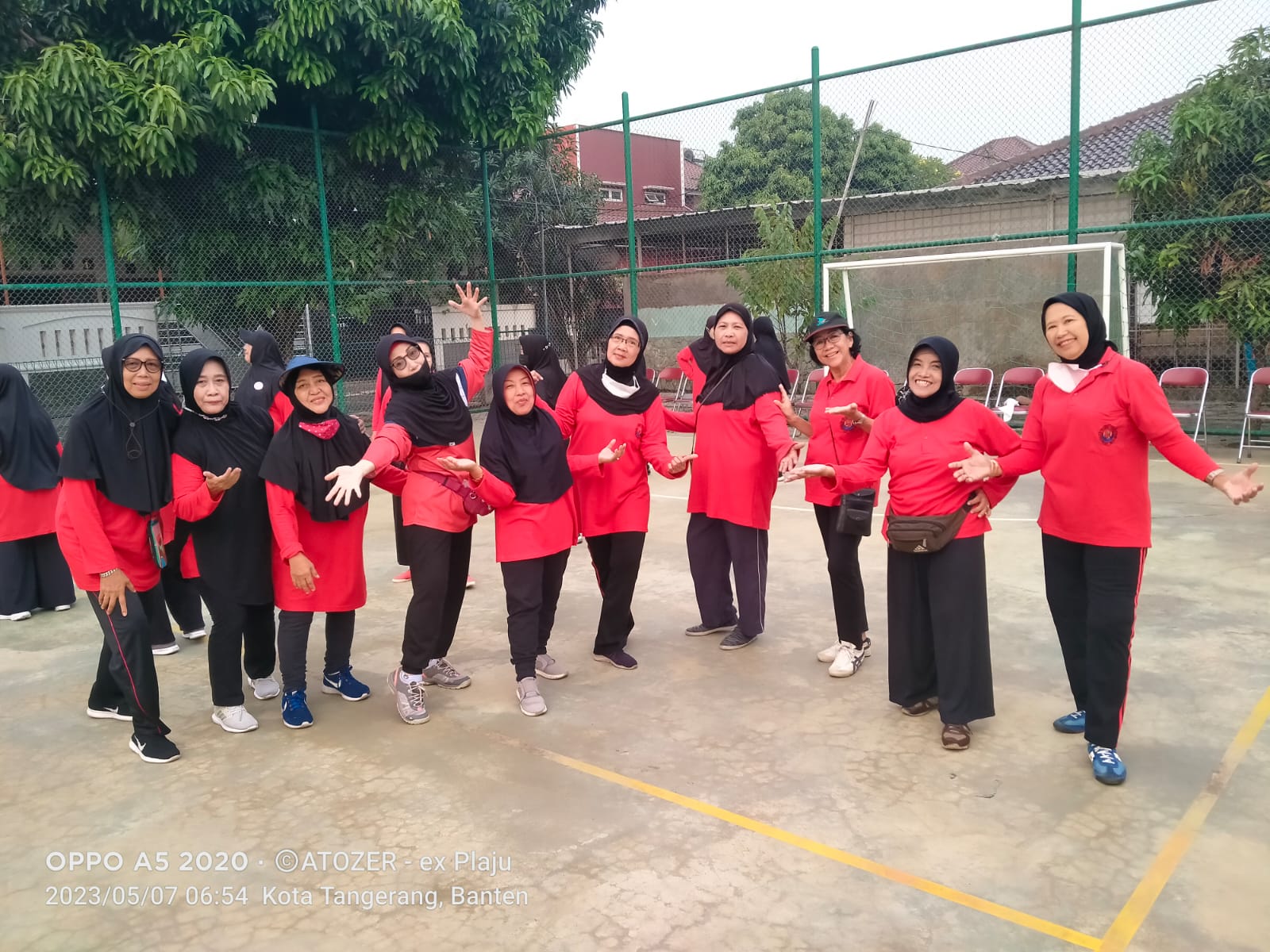 Halal Bihalal Komunitas Senam Warga RW 01 Taman Asri Cipadu Jaya Kompak dan Meriah