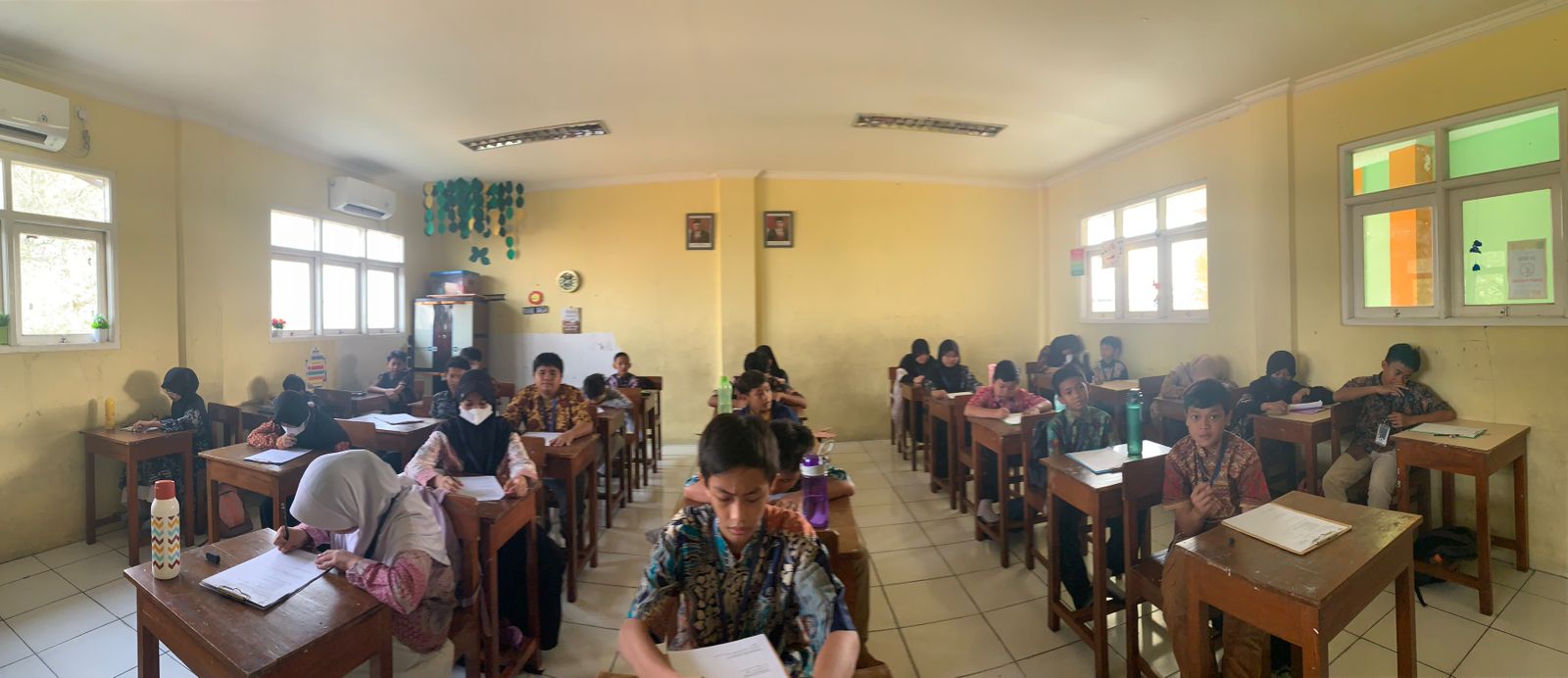 Hari Batik Nasional, Murid SD 30 Poris Jaya dan SD Budi Mulia Tangerang Kompak Pakai Batik