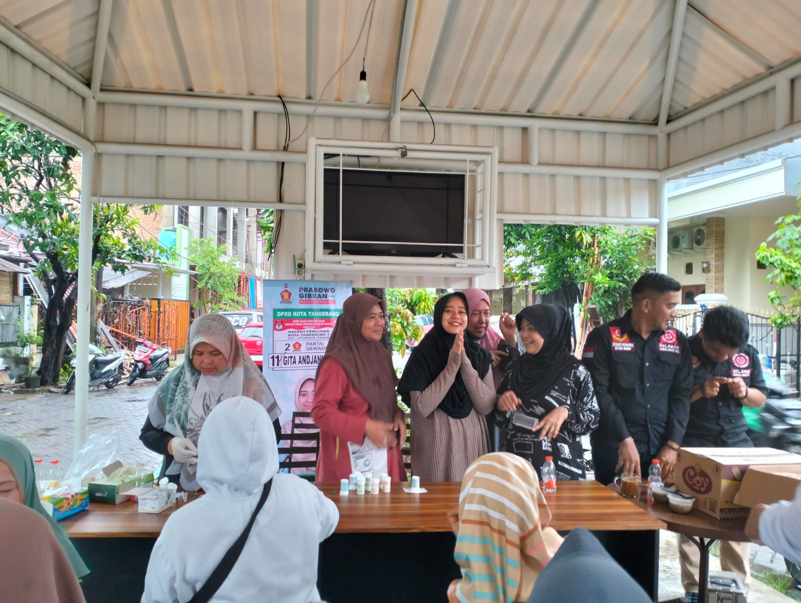 Cek Kesehatan Gratis oleh Caleg Partai Gerindra Gita Andjani di Cipondoh Diserbu Ratusan Warga