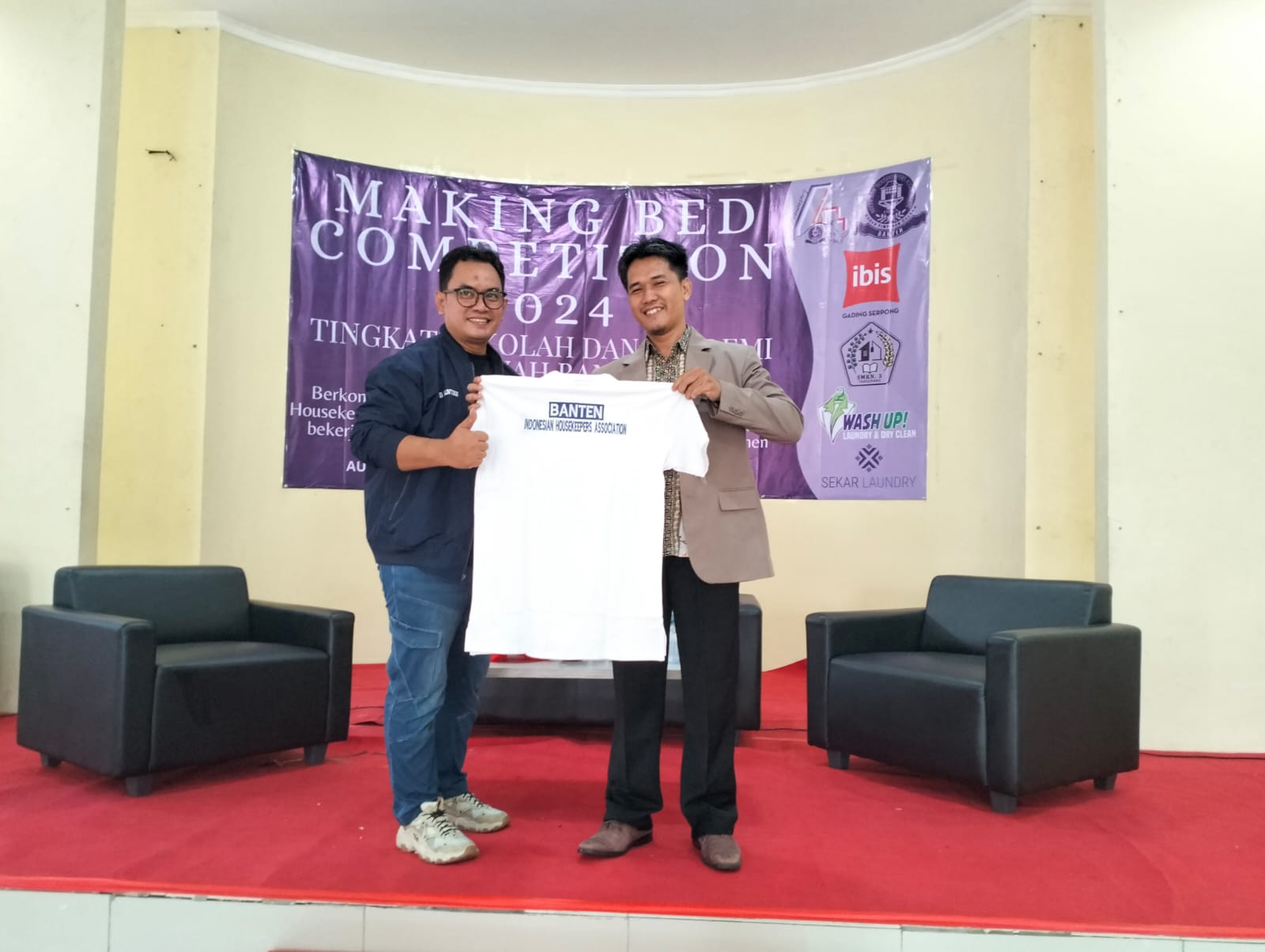Antusiasnya Siswa SMK Ikuti Making Bed Competition yang Digelar IHKA Banten
