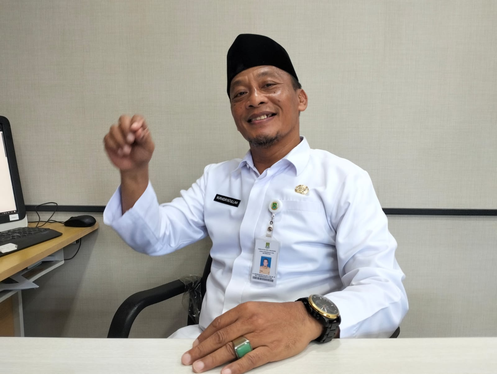 Mengenal Haji Ayak, Sosok Pejabat Humble yang Asik Jadi Teman Diskusi