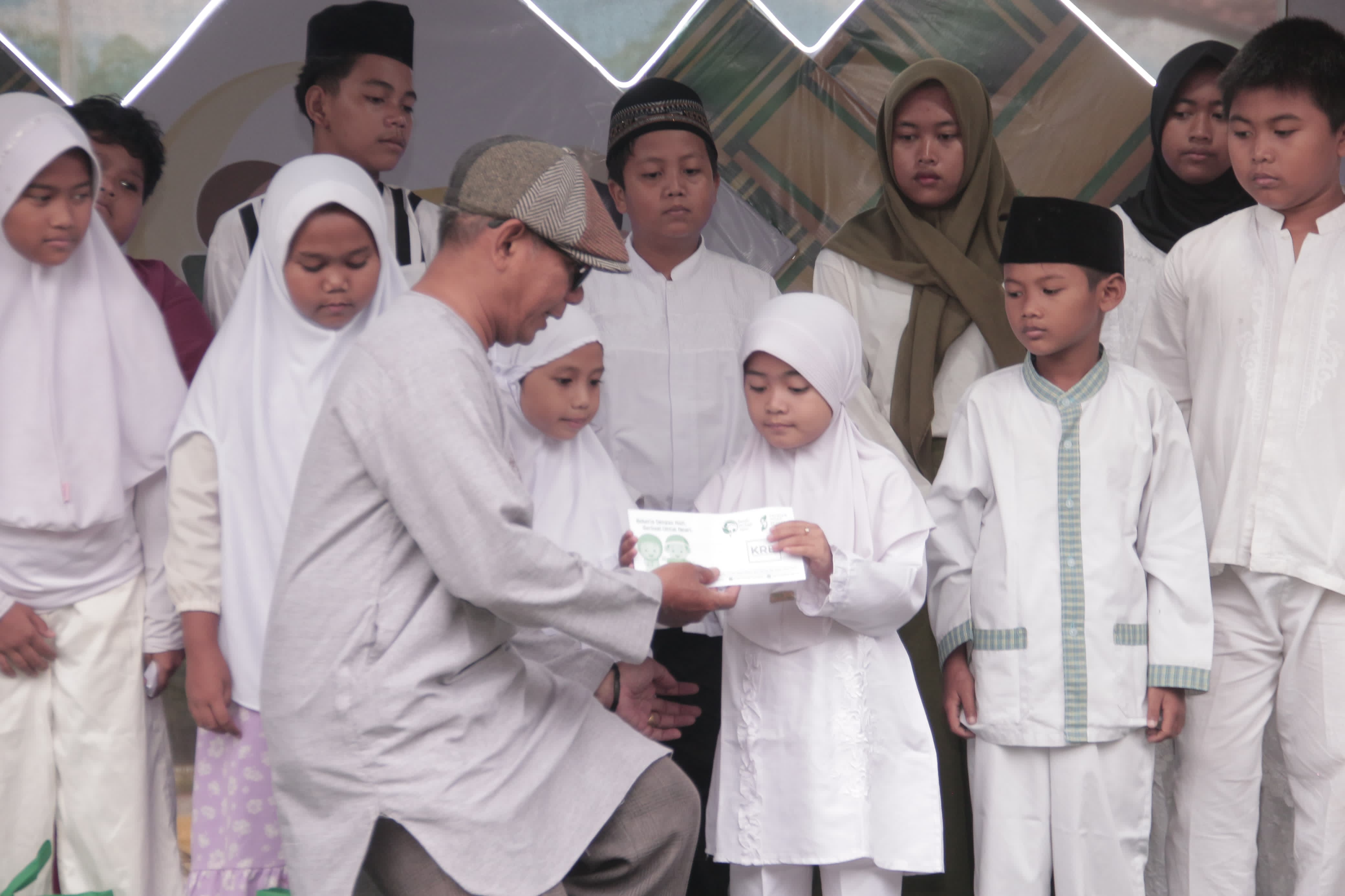 Indah Berbagi Foundation Persembahkan Kampung Berbagi Ramadhan #4 di Desa Jabon Mekar Parung Kabupaten Bogor