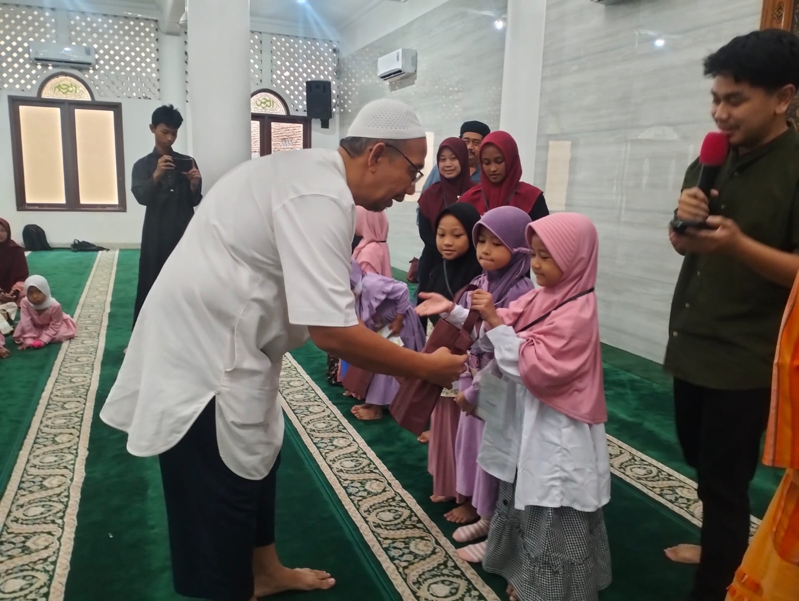 Antusiasnya Anak-anak Ikuti Sanlat Ramadhan 1445 H di Masjid Al Muhajirin Buana Permai Cipondoh