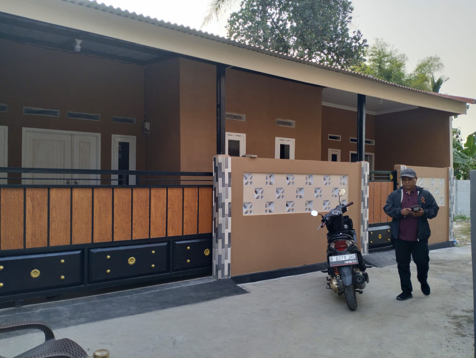 Senangnya Wahyu dan Yanti Bisa Beli Rumah Kavlingan Lebak Wangi di Sepatan Tangerang