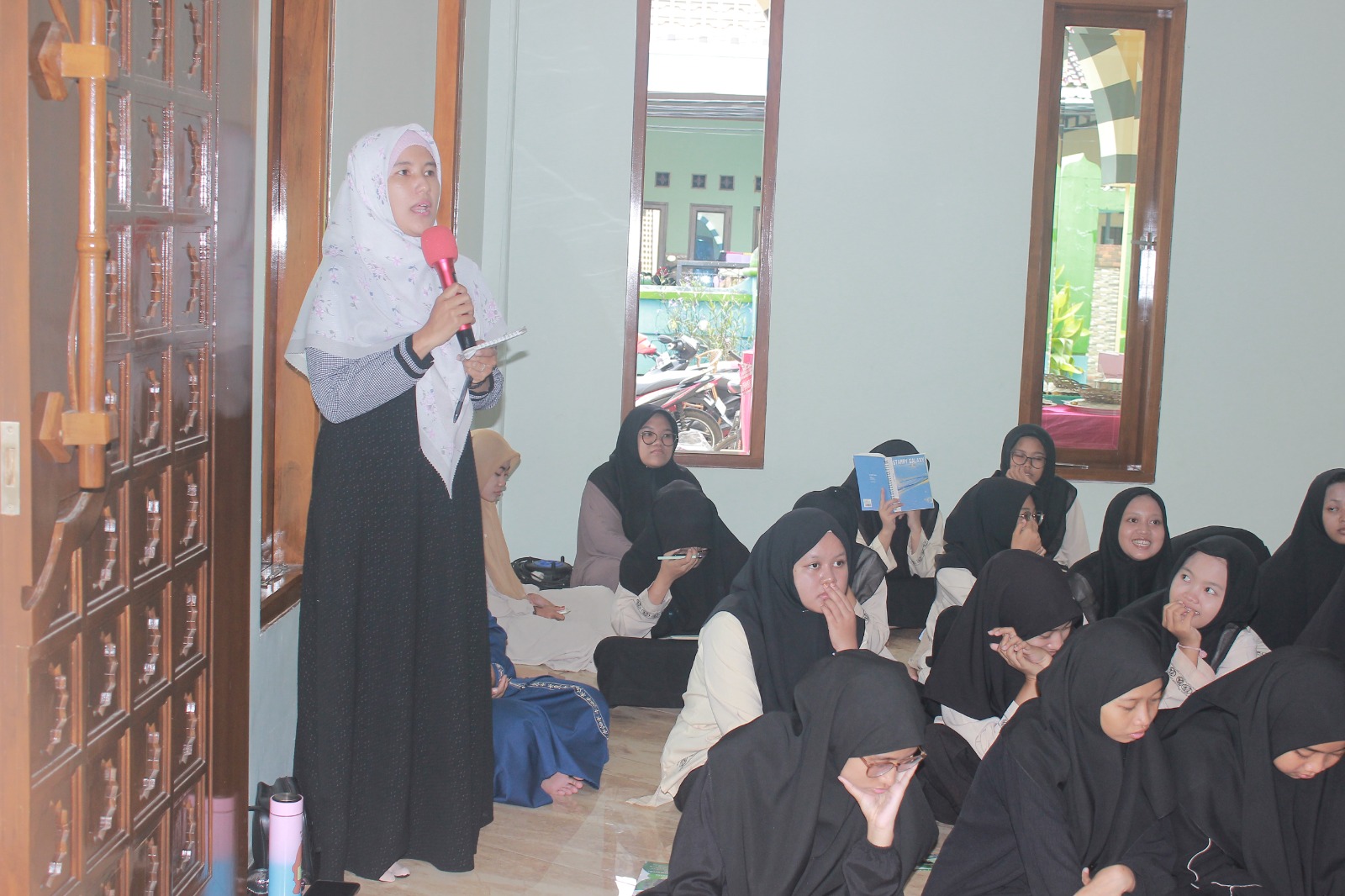 Masjid Jami' Al-Wahhab, Cipondoh, Kota Tangerang, baru-baru ini menjadi saksi semangat generasi muda dalam menggali potensi ekonomi syariah.