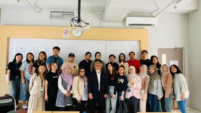 
					Foto bersama usai sosialisasi KEJ oleh DK PWI Jaya kepada mahasiswa Universitas Bina Nusantara.(ist)