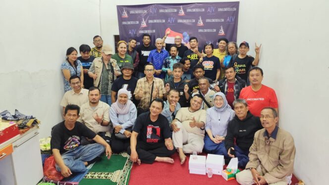 
					Suasana HUT ke-5 Aliansi Jurnalis Video (AJV) di sekertarian AJV, Jalan Raya PS Minggu, No.18, Jakarta Selatan.(ist)
