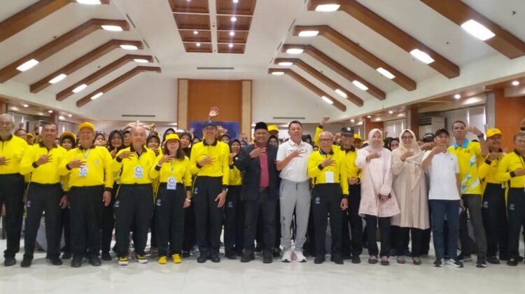 Foto bersama peserta dan undangan dalam kegiatan sarasehan DPD Eltekers Indonesia Sejahtera Kota Tangerang.(iwan) 