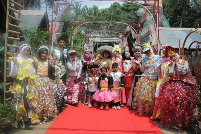 
					Kegiatan Hari Bumi 2026 sinergi Kemendagri, Yayasan Indah Berbagi, dan Ford Foundation di Desa Jabon Mekar, Bogor.(ist)