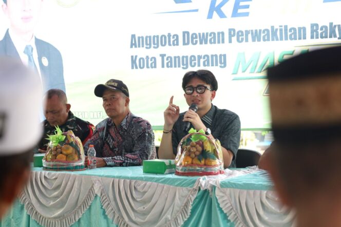 
					Anggota Komisi I DPRD Kota Tangerang, Alfian Natsir Rafi, menampung aspirasi masyarakat Margasari.(ist)